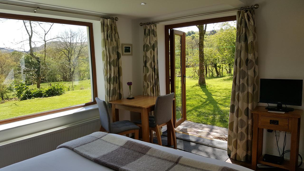 Nant yr Onnen B&B&Holiday Cottage Tregaron Exteriör bild