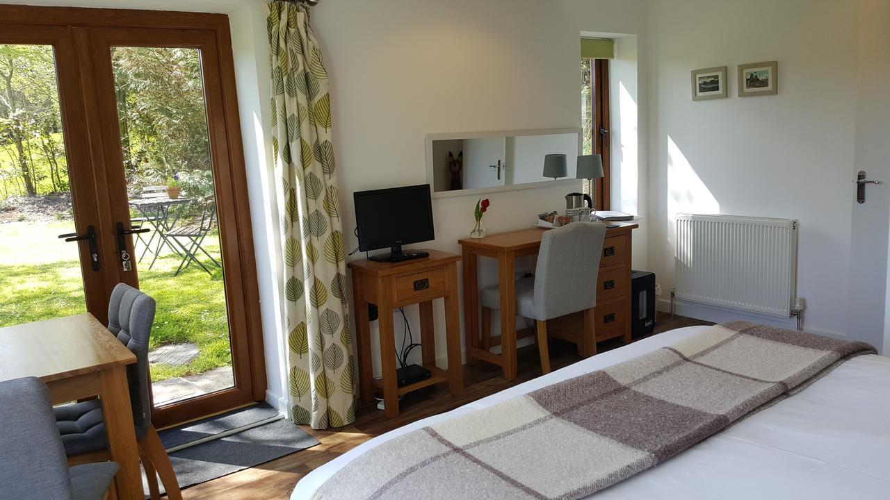 Nant yr Onnen B&B&Holiday Cottage Tregaron Exteriör bild