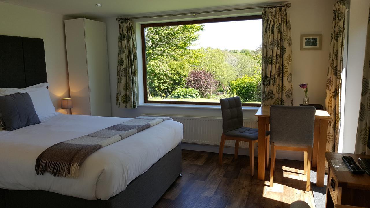 Nant yr Onnen B&B&Holiday Cottage Tregaron Exteriör bild