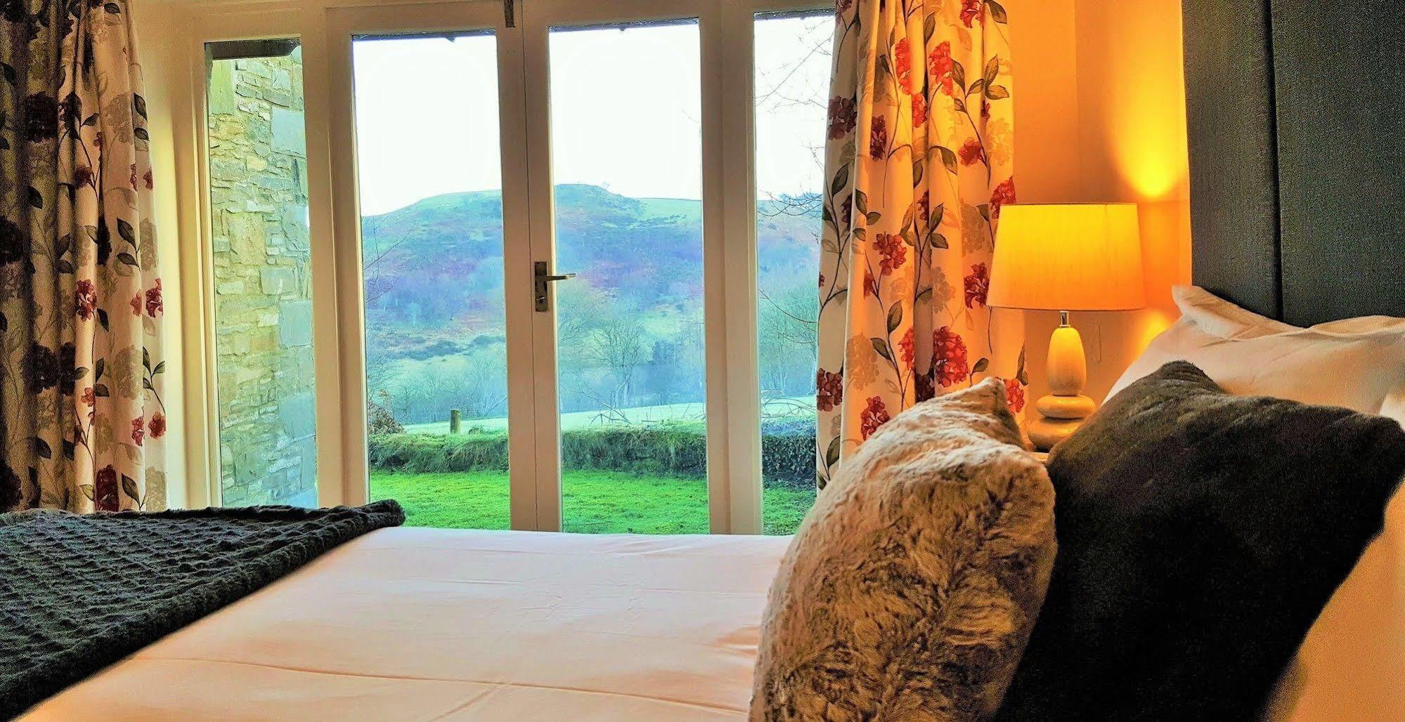 Nant yr Onnen B&B&Holiday Cottage Tregaron Exteriör bild